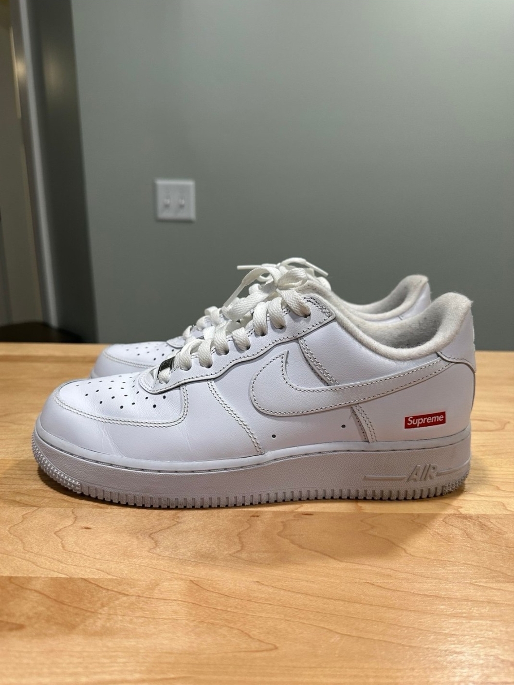Nike Supreme Low-Top Sneakers